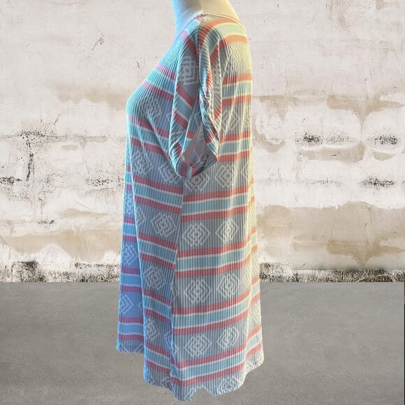 Viamor NWOT Women's Aztec Design Shirt - Size Medium - Picture 2 of 5